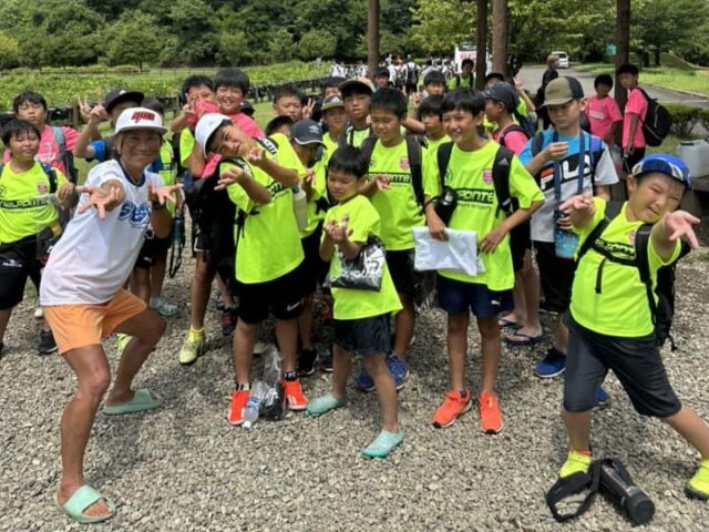 毎年恒例地元サッカーチーム80名の子供達で大賑わいでした！